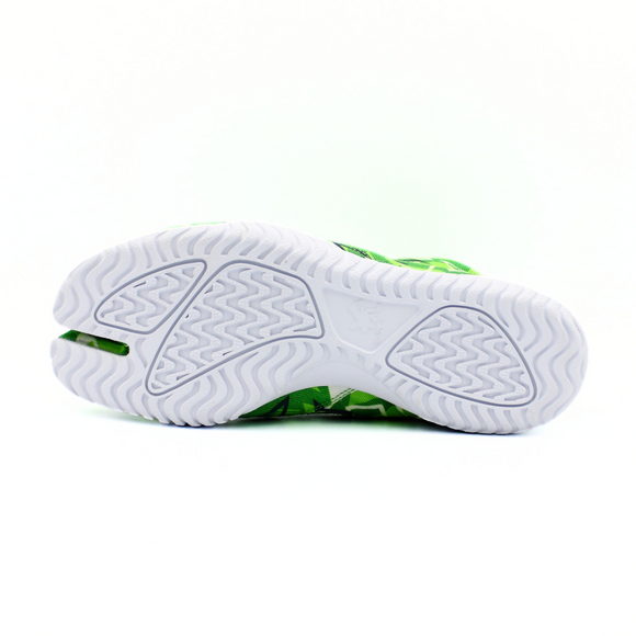 Outsole view of green Tabi Shoes " DISCO "