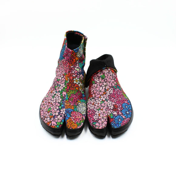 Front view of colors Tabi Shoes " BLOSSOM "