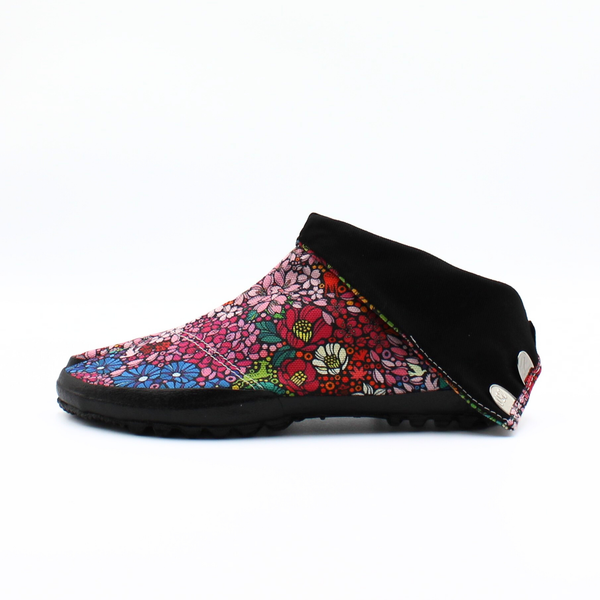 Left side of colors Tabi Shoes 