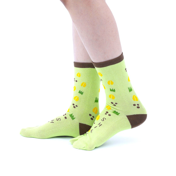 Person wearing long green Tabi Socks " Shika-no Ashiato ", right side view