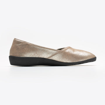 Right side of Champagne Gold Tabi Shoes " tabiRela MARY "