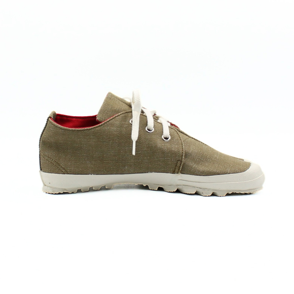 Right side of khaki Tabi Shoes " YUI "