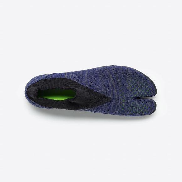 Top view of zebra navy Tabi Shoes " hitoe+ "
