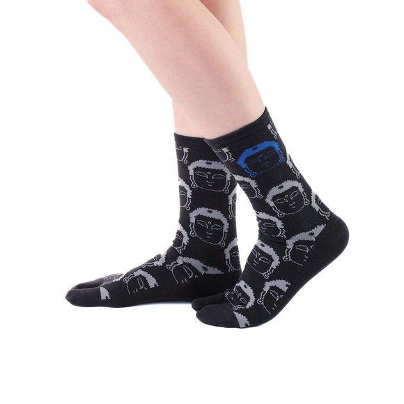 Person wearing long black Tabi Socks " Kamakura Daibutsu ", right side view