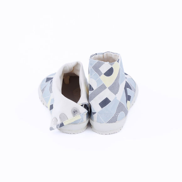 MEMORY Pastel tabi shoes, rear view