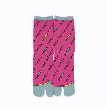 Front view of long pink Tabi Socks " Shirasu2"