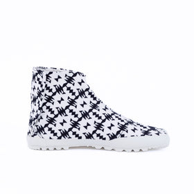 Right side of black Tabi Shoes " TIGRE "