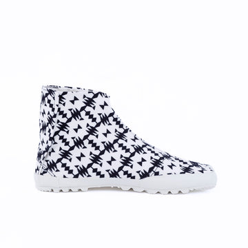 Right side of black Tabi Shoes " TIGRE "