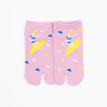 Front view of short pink Tabi Socks " Surfer "– children's size