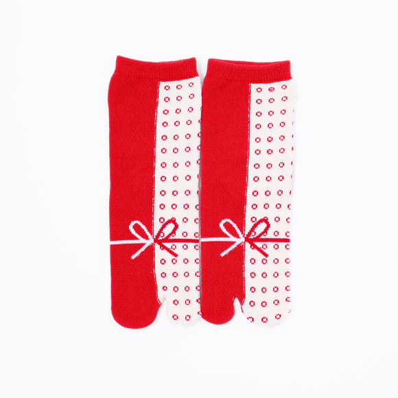 Front view of long red Tabi Socks " Goen "– children's size