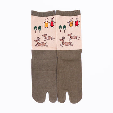 Front view of long green Tabi Socks " Nara-e "