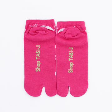 Back view of short pink Tabi Socks " Kamakura Daibutsu "