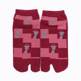 Front view of short dark red Tabi Socks "Shika Nozoku"