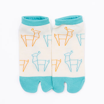 Front view of short light yellow Tabi Socks " Shika Origami "