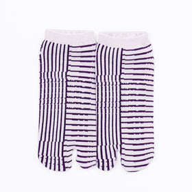 Front view of short purple Tabi Socks "Hyoshigi"