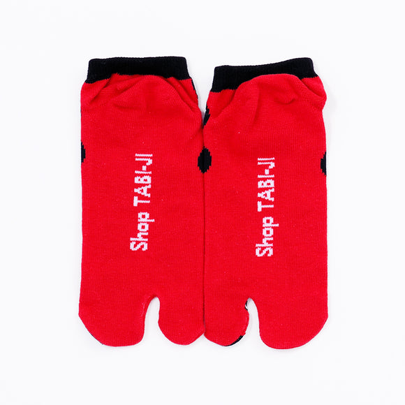 Back view of short red Tabi Socks " Maneki Neko "