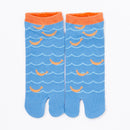 Front view of short light blue Tabi Socks "Shirasu"