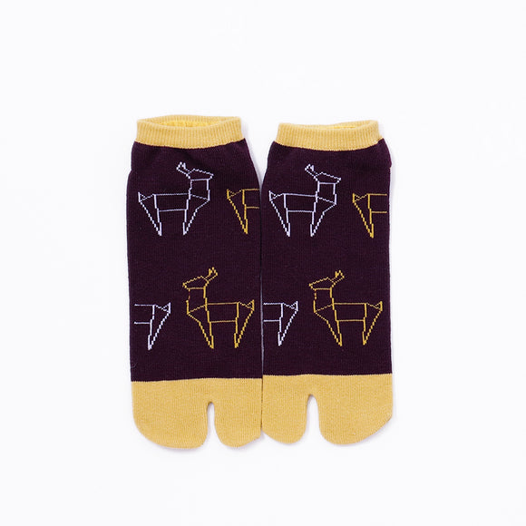 Front view of short purple Tabi Socks " Shika Origami "