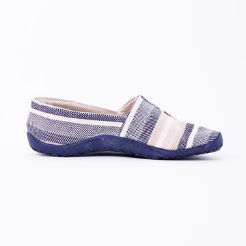 Right side of Umi Tabi Shoes " tabiRela "