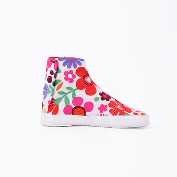 Right side of pink Tabi Shoes " KIDS SUN GARDEN "