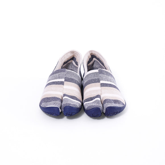 Front view of Umi Tabi Shoes " tabiRela"