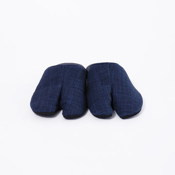 Front view of navy Tabi Slippers " KASUMI "