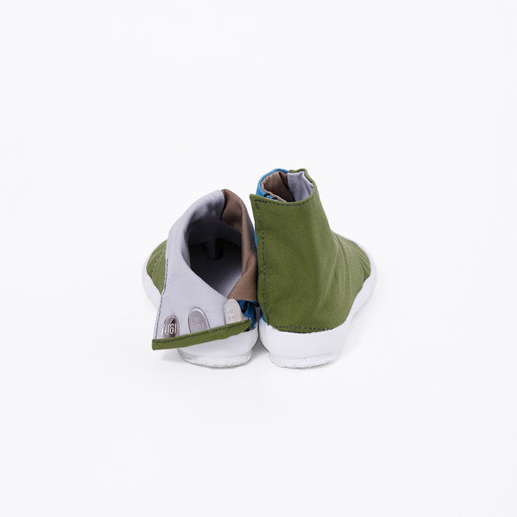 Back view of grass Tabi Shoes " KIDS QUATRO "